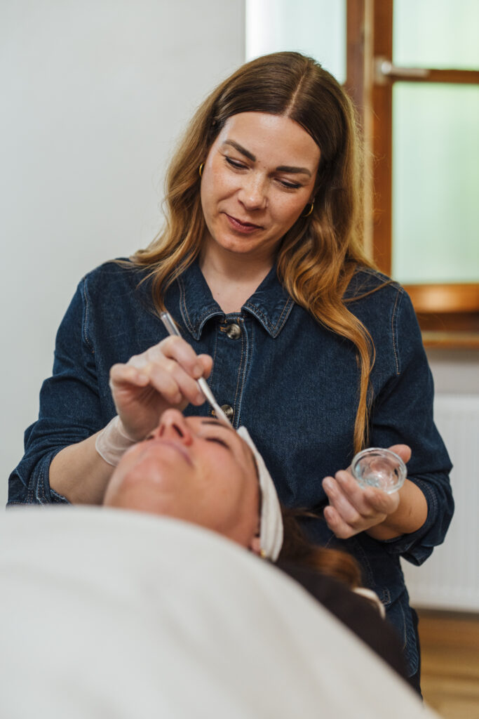 Individuelle Gesichtsbehandlung bei BellaFrieda Beauty in Berlin Prenzlauer Berg